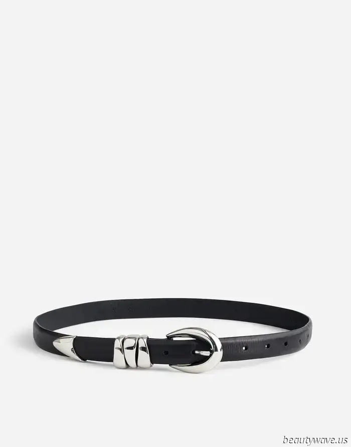 Here's What Fashion Enthusiasts Are Currently Pairing with the Accessory Trend That Everyone Was Previously Wearing with Jeans.
