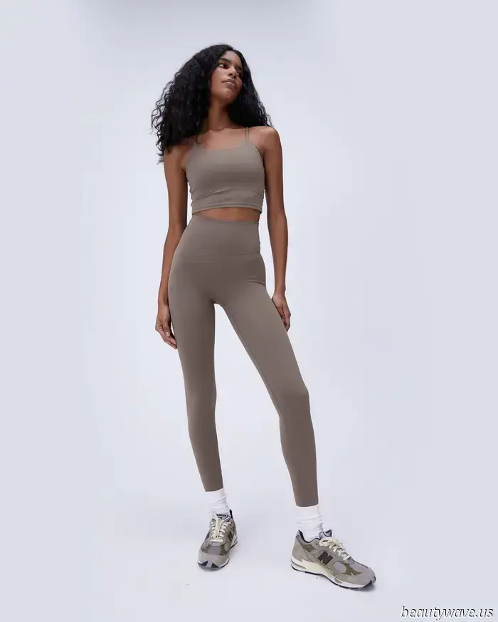 Certainly, black leggings are classic, but this colorful alternative is what fashion enthusiasts are *truly* wearing in 2025.