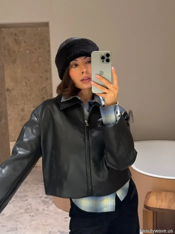 My friend inquired about how I manage to dress stylishly in such cold weather—these 7 chic pieces are the key.