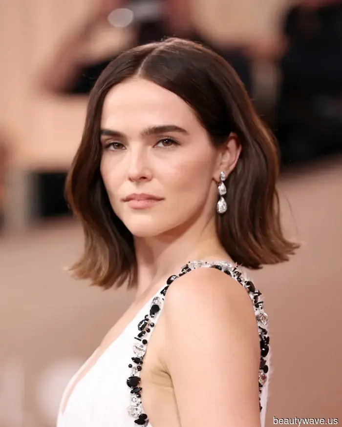 These Best-Selling Olaplex Essentials Contributed to Some of the Most Sophisticated Hairstyles at the Golden Globes.