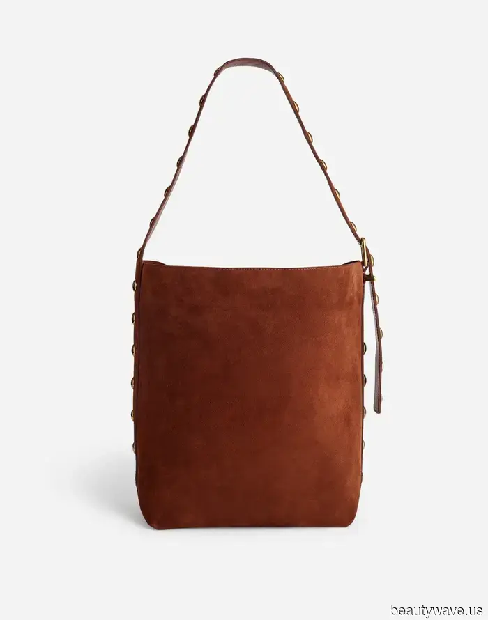 I just returned from Barcelona and Amsterdam—every single woman had this anti-minimalist bag with them.