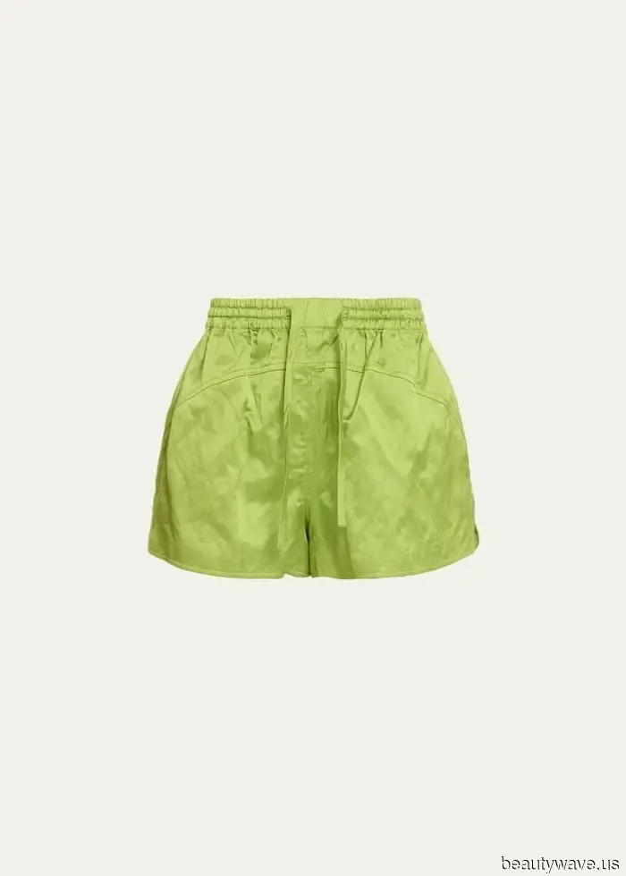 Apologies, Lace-Trimmed Shorts—This Trend for Fancy Shorts Is More 2026.