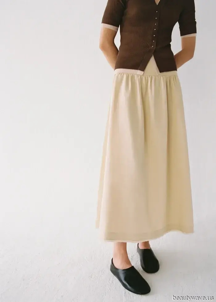 Джинсы *технически* подходят ко всему, но я считаю, что они выглядят наиболее стильно с этой классической вязаной вещью.