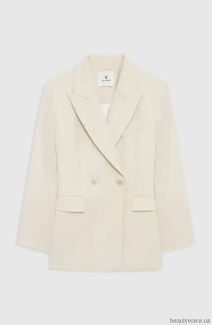 I work in fashion—my five-piece business casual capsule wardrobe never features this one item.