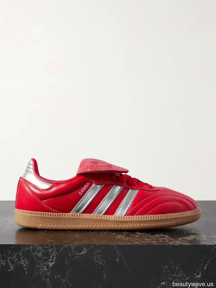 Jennifer Aniston recently donned the trainer color that elevates the jeans-and-vest combination to a much more fashionable level.