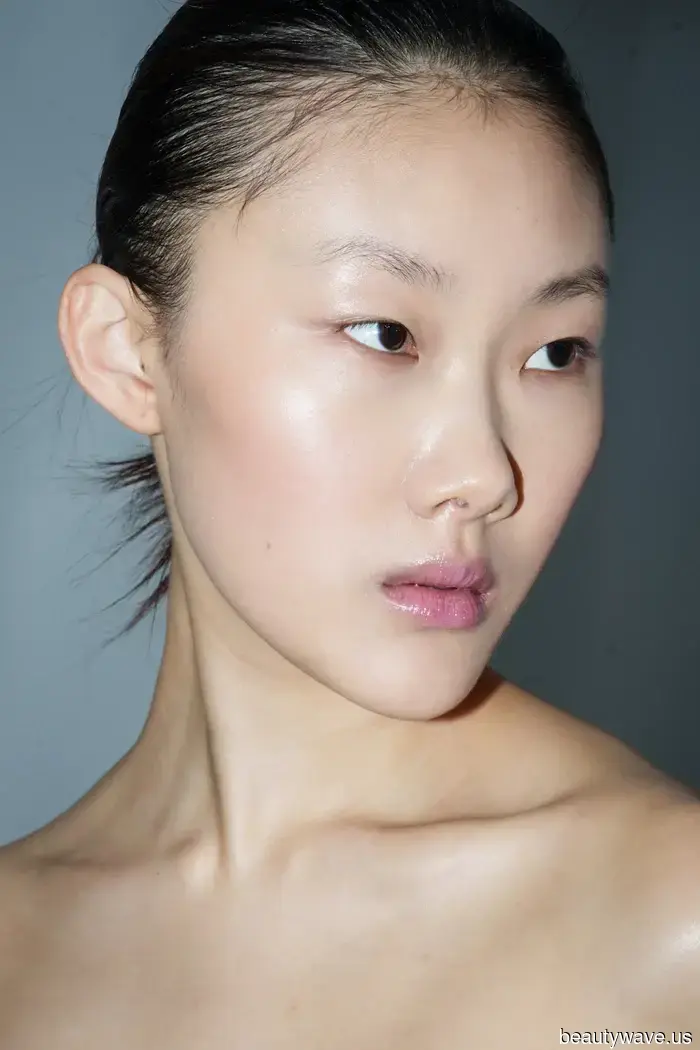 Radiant Skin! Glow! Enchanting Eyes! The Hottest Makeup Trends of Summer Are Heating Up