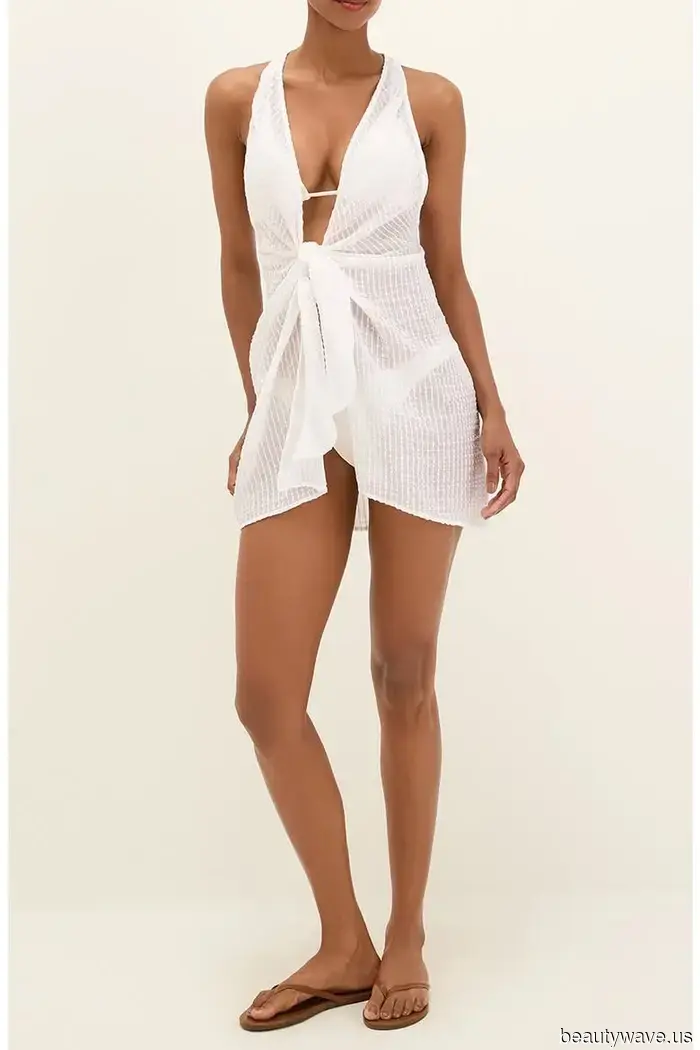 Here’s How Fashion Enthusiasts Dress for Summer Getaways to the Lake