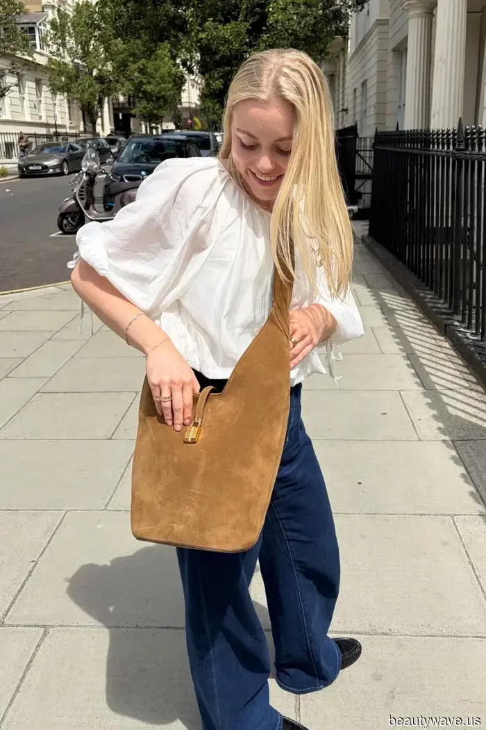 Plötzlich tragen stylische Menschen überall die Sommer-It-Bag, die mit Designer-Käufen konkurriert.