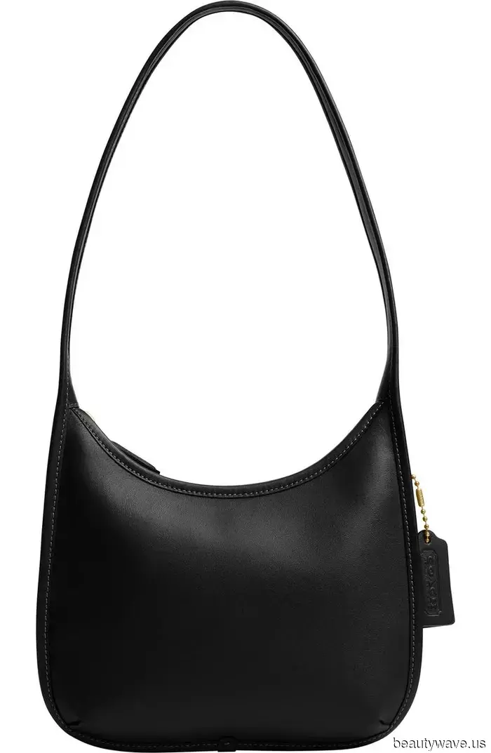 Hey, to be considered cool in 2025, you just need two things: baggy jeans and this unusual, trending flat shoe style.