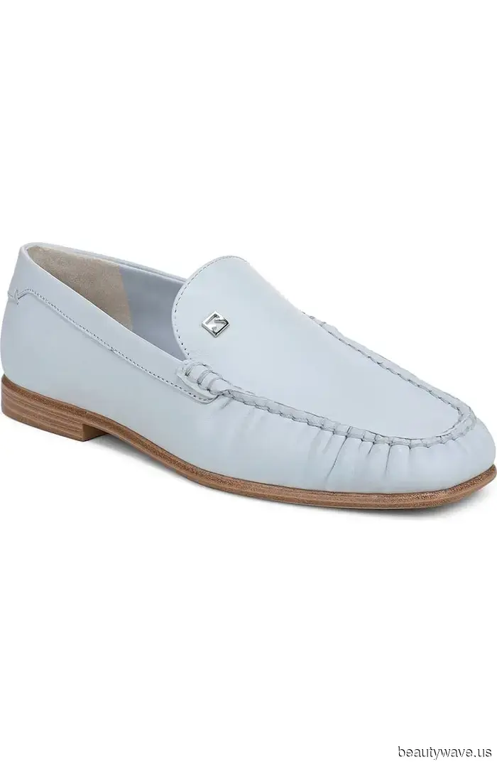 Los zapatos planos elegantes pero cómodos que la gente de moda conoce elevan los jeans en cuestión de segundos.