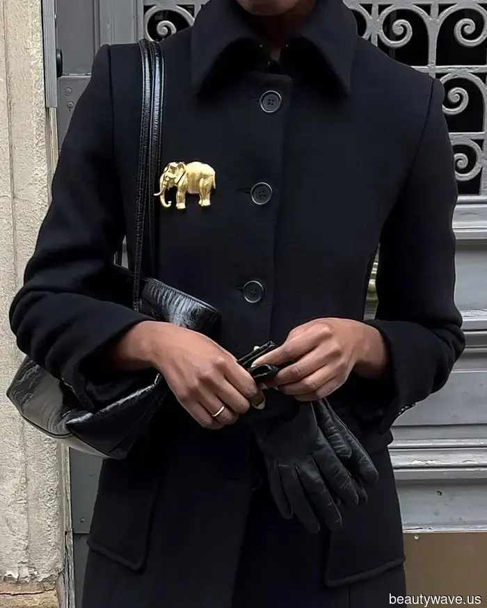 5 Accessories That French Women Are Currently Using to Elevate Their Simple January Outfits with Chic Style