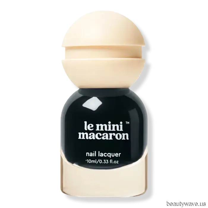 Звоню своему маникюристу&mdash;Хейли Бибер только что убедила меня попробовать этот анти-весенний маникюрный тренд