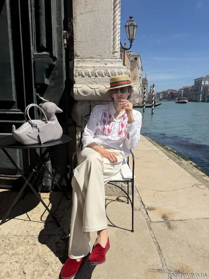 The Gritti Palace! 15th-Century Palaces! Bars by the Canal! Discover How to Experience Venice as a Local.