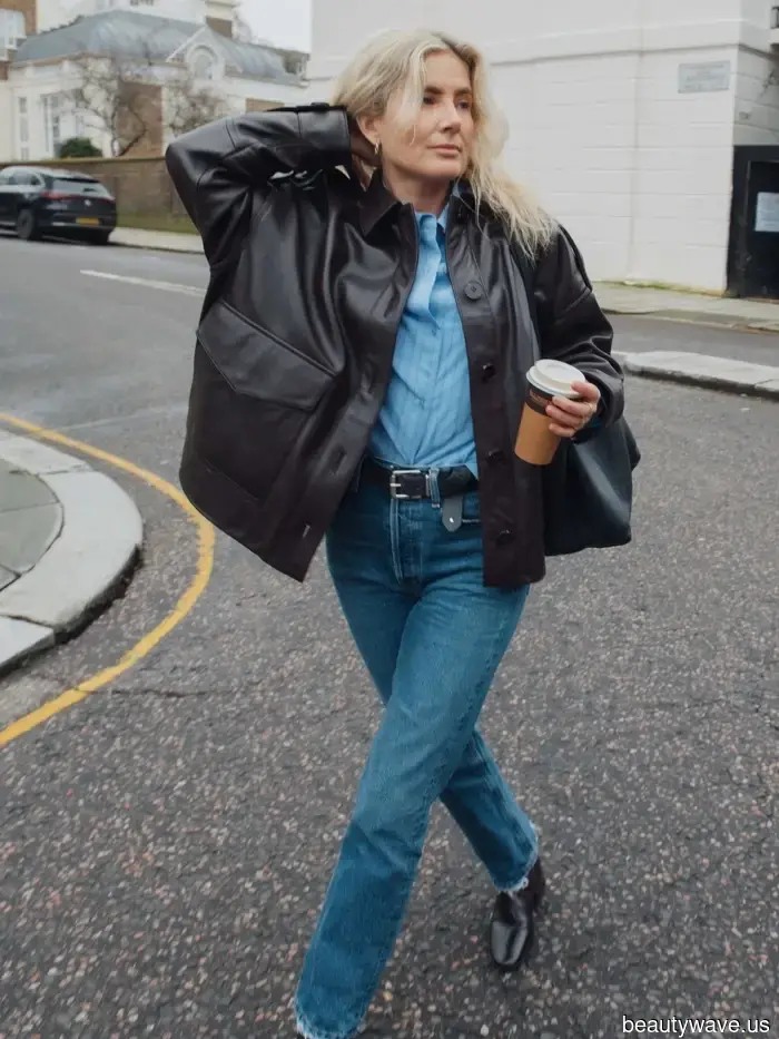 Les jeans sont un incontournable de l'automne—toutes les personnes au bon goût les associeront avec ces 5 styles de chemises.