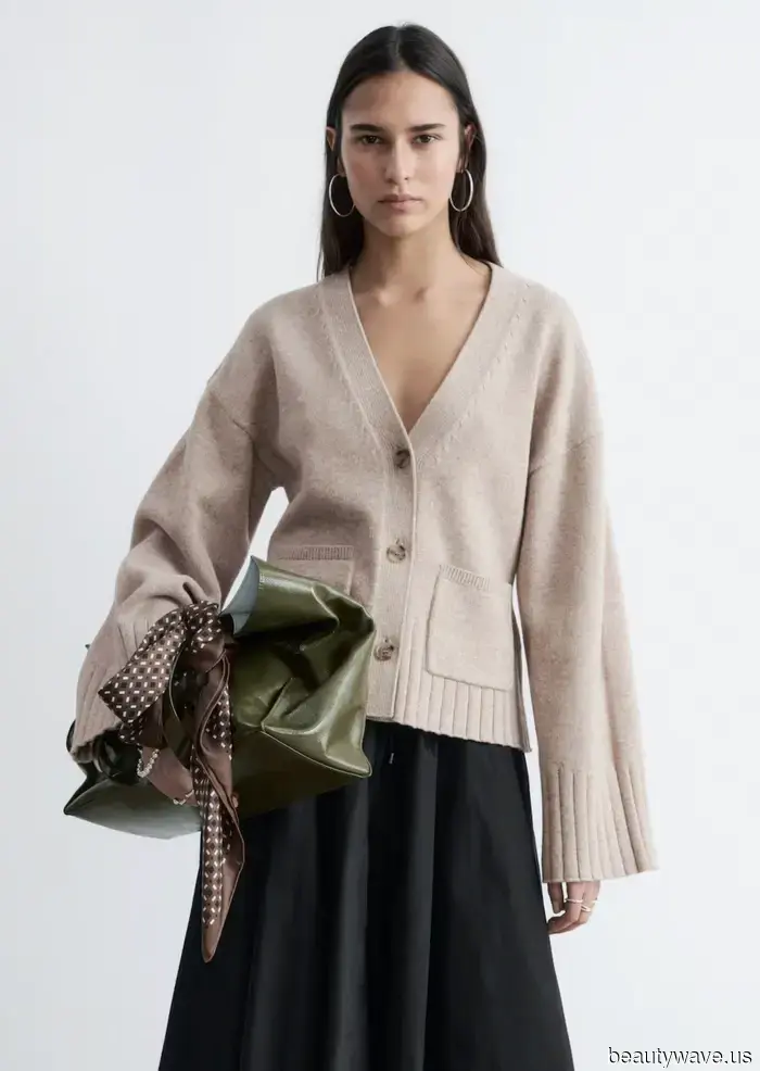 My Minimalist Friend Enjoys an Upscale Aesthetic—7 Essential Pieces for Her Autumn Capsule Wardrobe