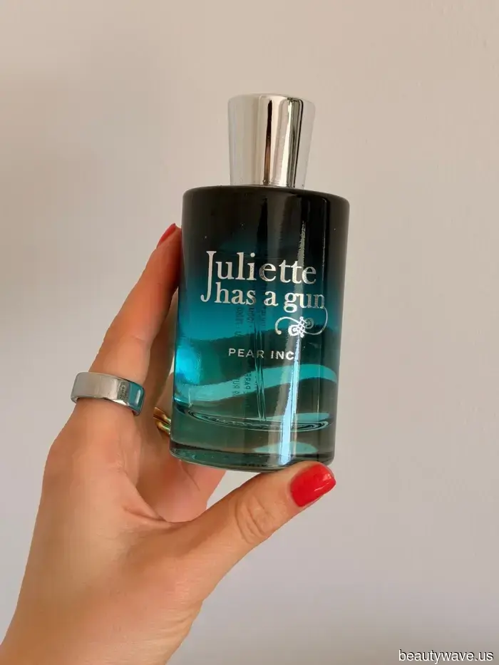 Forget Strong Scents—Here Are the Sophisticated Fragrances I Use Daily.