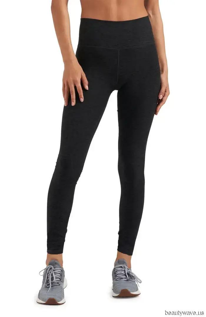 If you aim to look wealthy and stylish in leggings next year, wear them in this specific way.