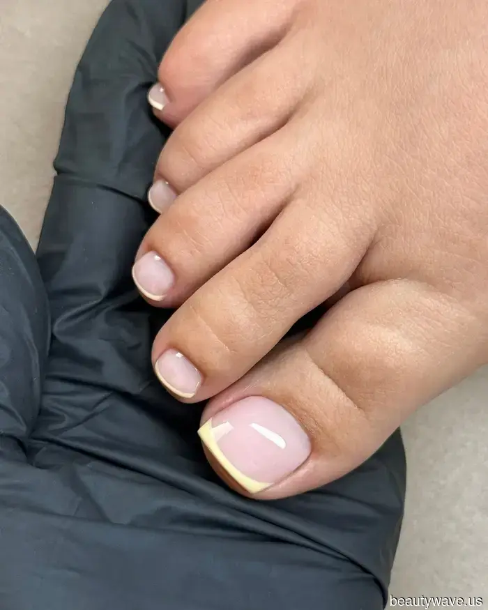 Butter French Pedicures Are Here to Stay—Here's How Fashion Enthusiasts Keep Them Looking Fresh in 2026