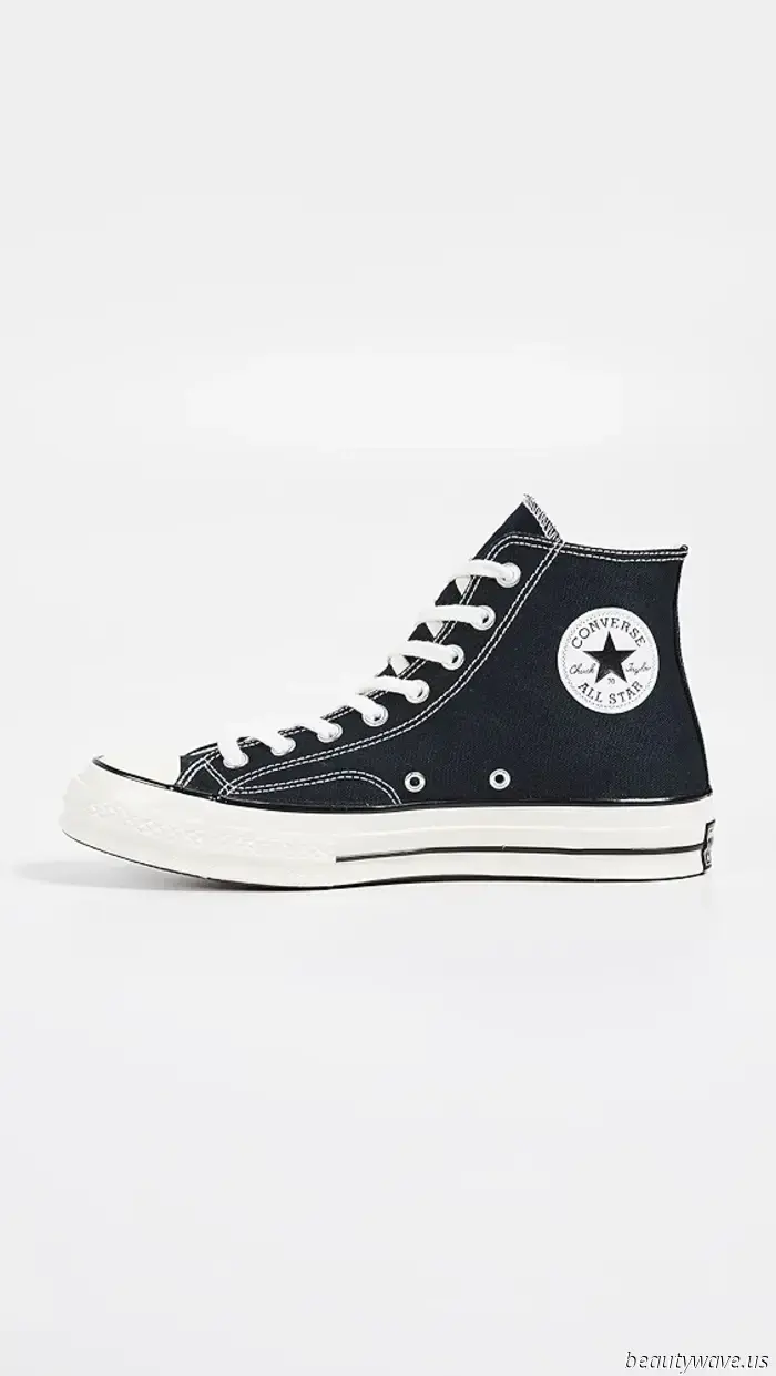 8 zapatillas elegantes para llevar a la oficina, según editoras de moda con estilo