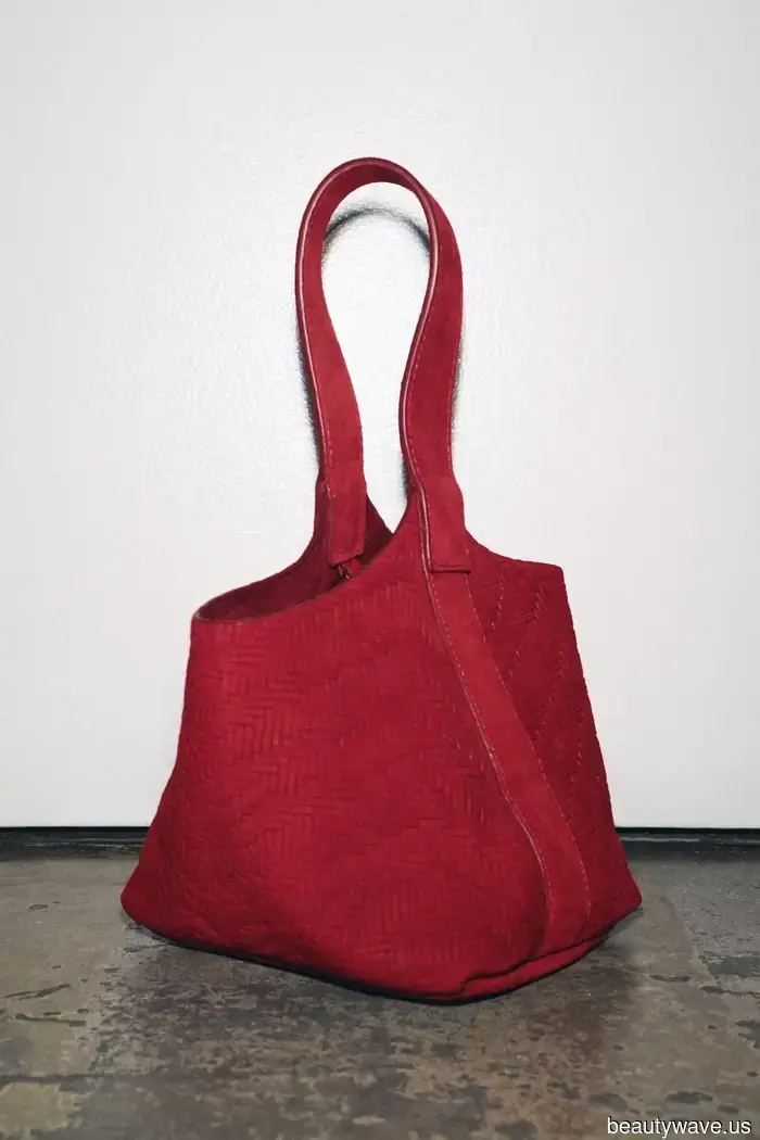 Zara has just provided a glimpse into the major color trends for Fall 2025.