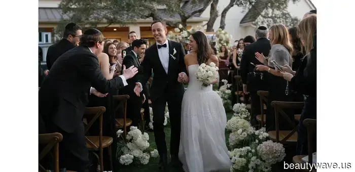 An Elegant Barbecue Feast and a Danielle Frankel Gown Create the Atmosphere for This Fashion Editor's Wedding in Texas.