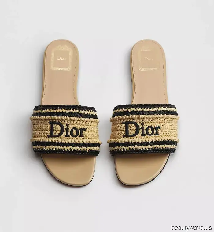 Kristin Cavallari: I Don’t Usually Pair These Shoes With Jeans, But I Regularly Wear This Sandal Trend.