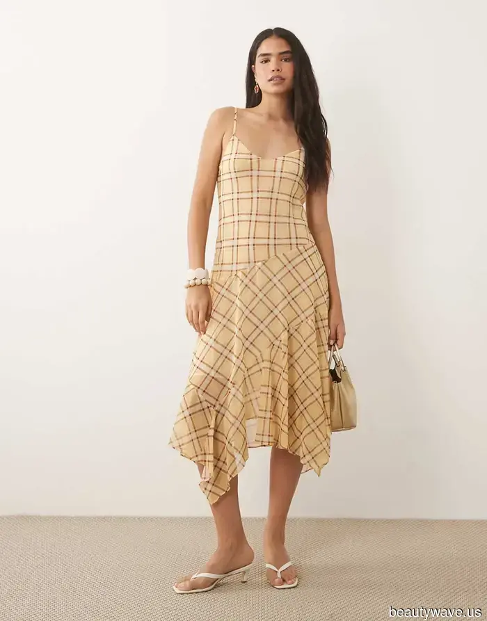 Spiacente, Minimalisti&mdash;Ogni Ragazza Cool Sta Indossando Questi 6 Mini Trend Massimalisti Questa Estate