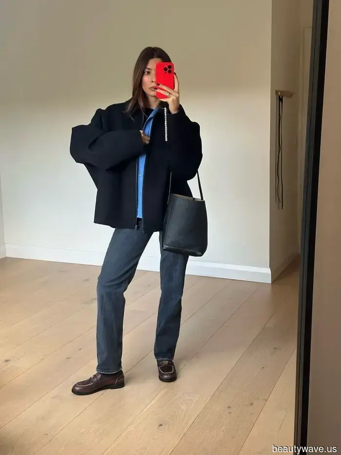 Graue Jeans sind derzeit im Trend&mdash;das sind die 5 schicksten Schuhe, die man dazu tragen kann.