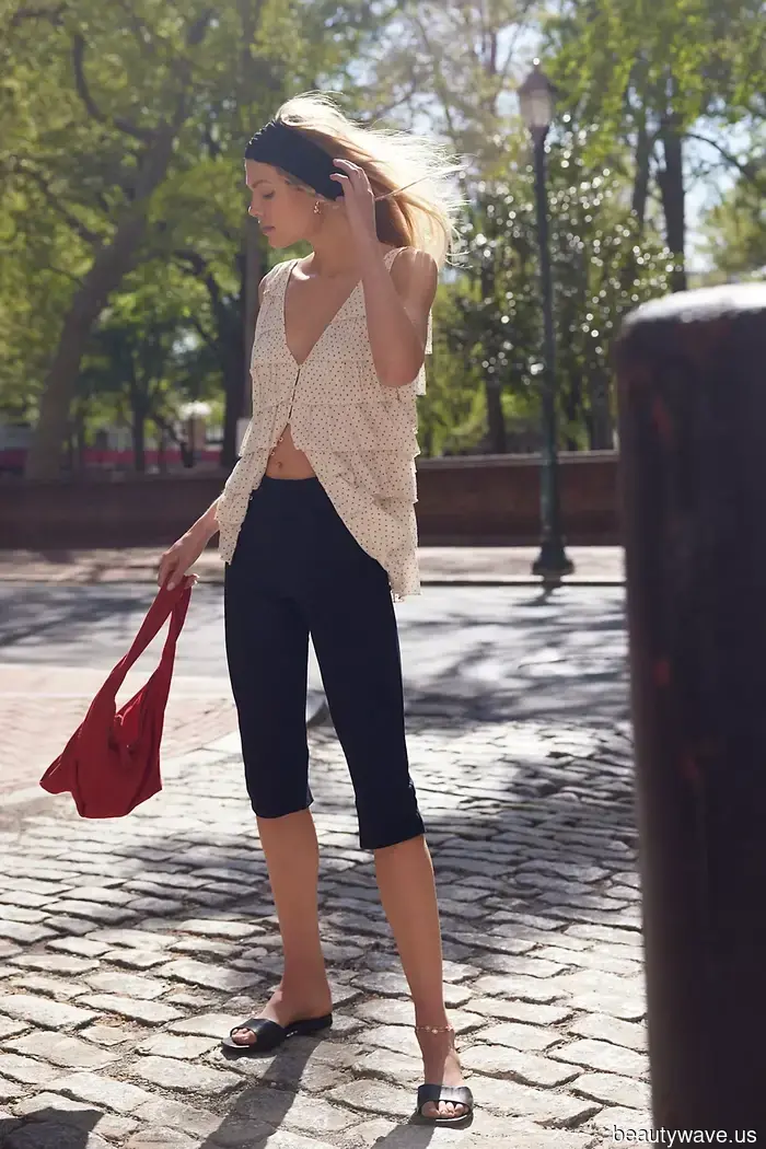 Apologies, Skinny Jeans—French Women Have Established That This Trouser Trend Is Far More Sophisticated.