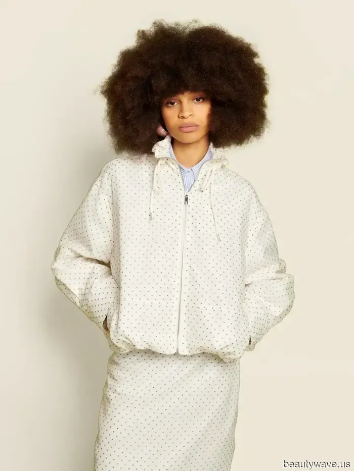 Apologies to my denim jacket—fashion enthusiasts around the globe are opting for this trending style this spring instead.