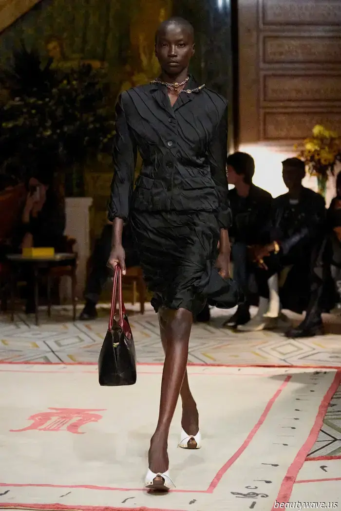 Dario Vitale Infuses Sex Appeal and Miami Beach Luxury into His Debut for Versace