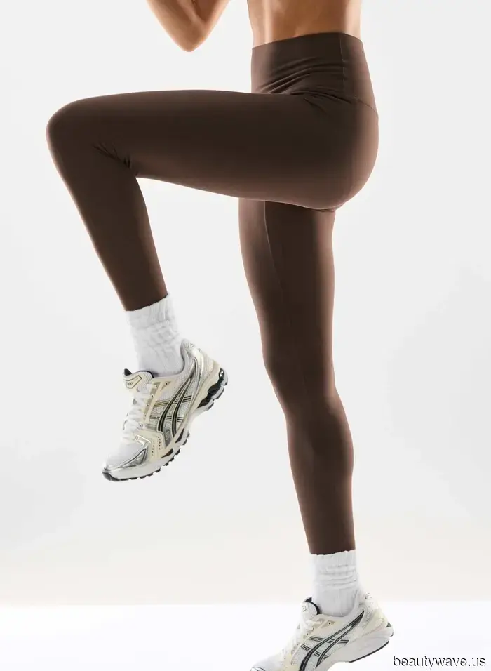 If you plan to wear brown leggings, this is the sneaker color that will keep your look elegant.