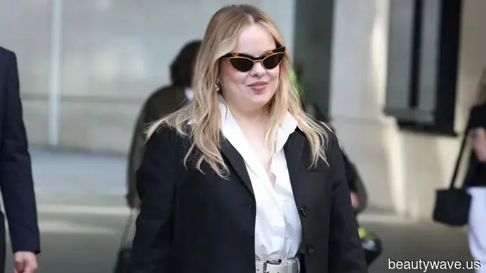 Tieni i Blue Jeans&mdash;Questi colori approvati dalle ragazze petite sembrano molto più primaverili 2026