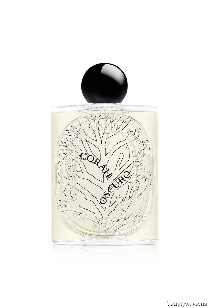 Quando voglio sentirmi come una moderna Christine Daa&eacute;, prendo questo profumo francese leggero e piumato.