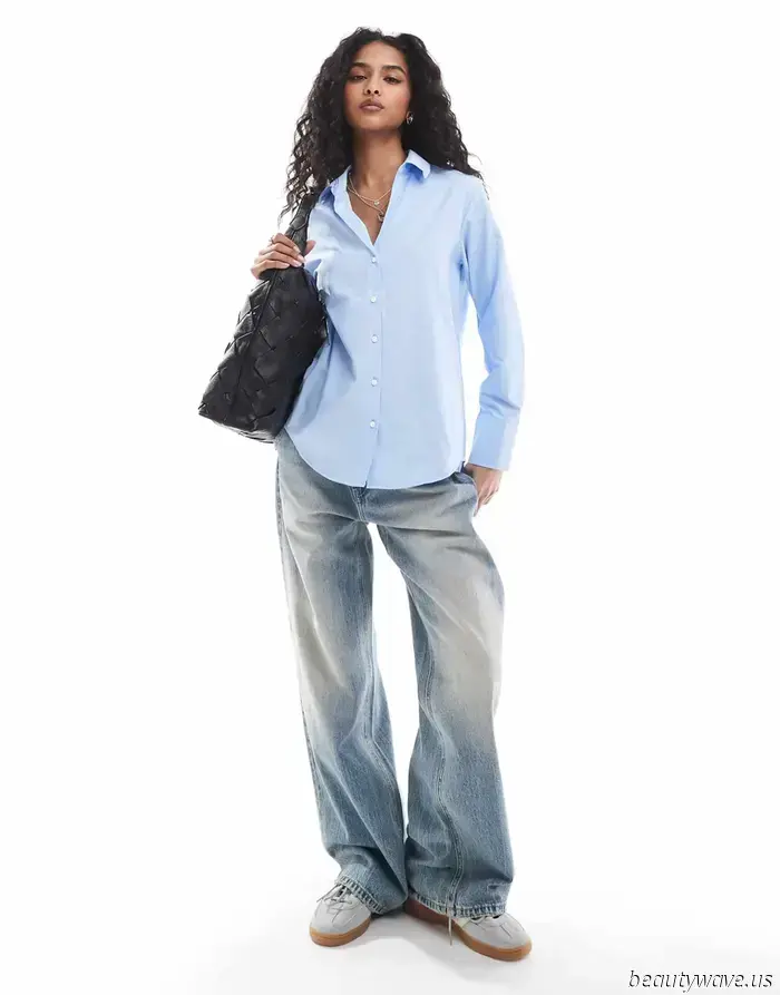 Is it just me, or are all the trendy girls now combining ballet flats with this anti-denim pant trend?