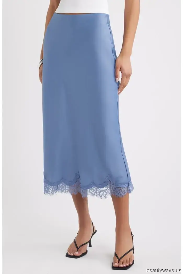 It Seems That the Skirt Trend That Everyone Has Looks Fresh When Paired With These Timeless Flat Shoes.