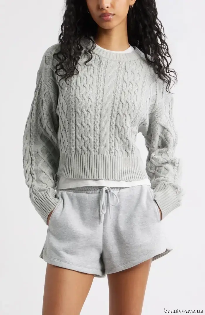 Ich habe gerade *den* Denim-Trend gefunden, den Pariser Frauen mit Kitten-Heels tragen.