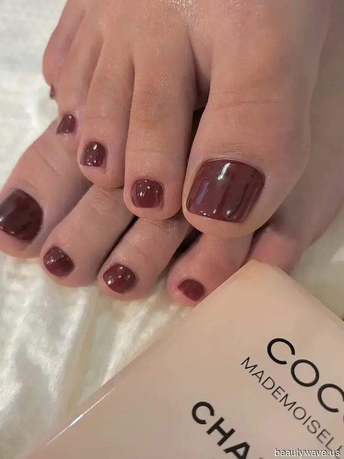 The Most Stylish Individuals Are Sporting This High-End Looking Nail Color on Their Toes This Spring.