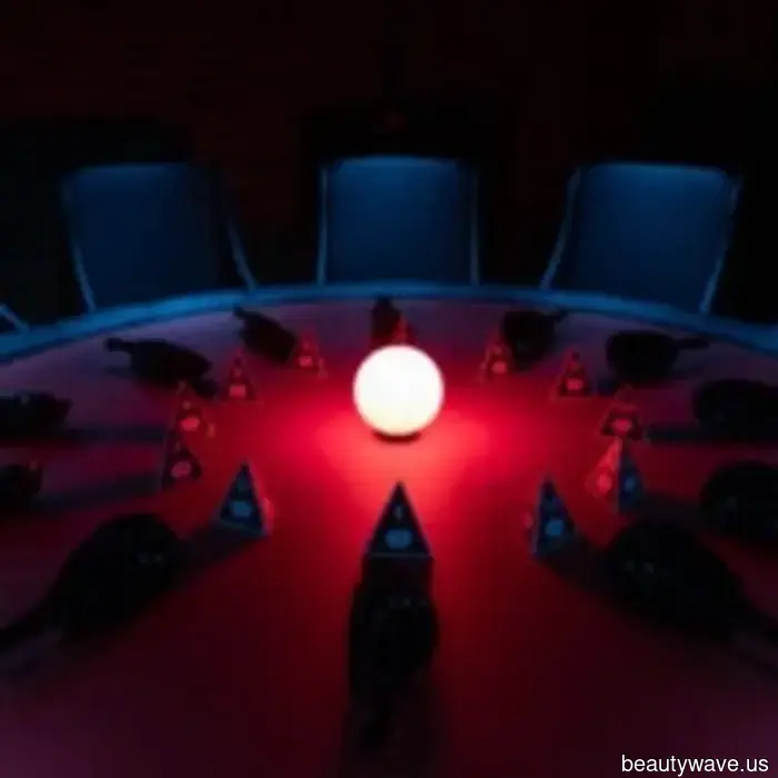 Интеллектуальные детективные элементы и поиск романтики: сеть клубов Mafia VIP с падающими стульями приглашает на проект «12 свиданий мафиози».