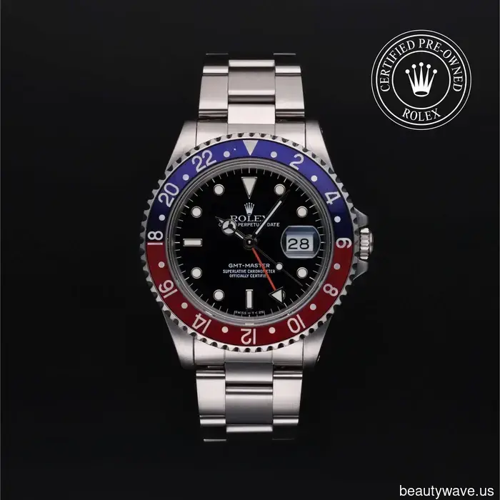 The resurgence of the oversized watch has officially started—and Dua Lipa is fully embracing it.