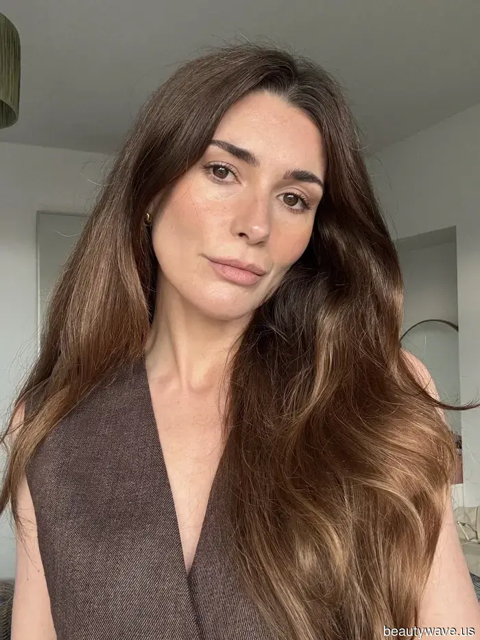 Ok, quindi i nuovi toni bronzati di Victoria Beckham mi danno il glow più abbronzato di sempre.