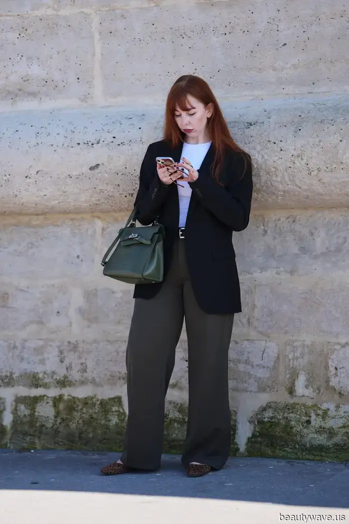 Tieni le Sneakers&mdash;Questa è la tendenza delle scarpe primavera 2026 che le chic New Yorker indossano con i jeans