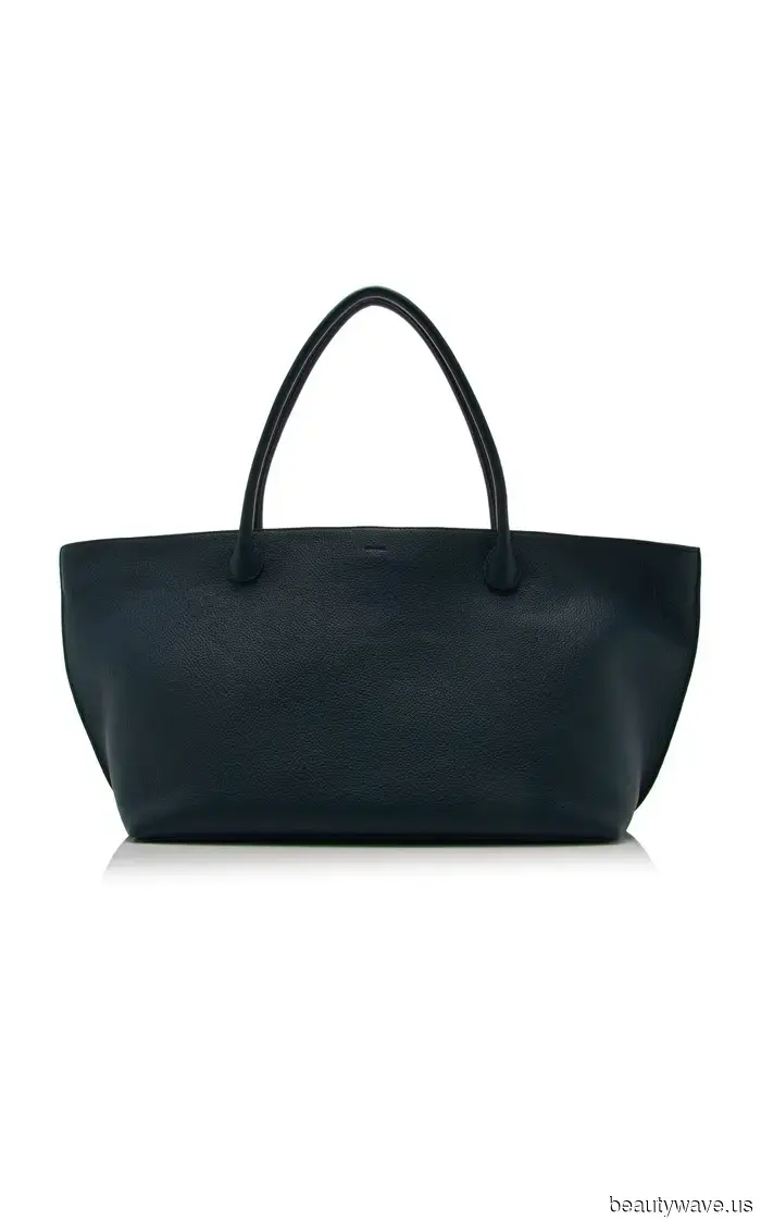 Kendall Jenner just donned the upcoming It-Girl bag that fashion-forward individuals will be purchasing in 2026.