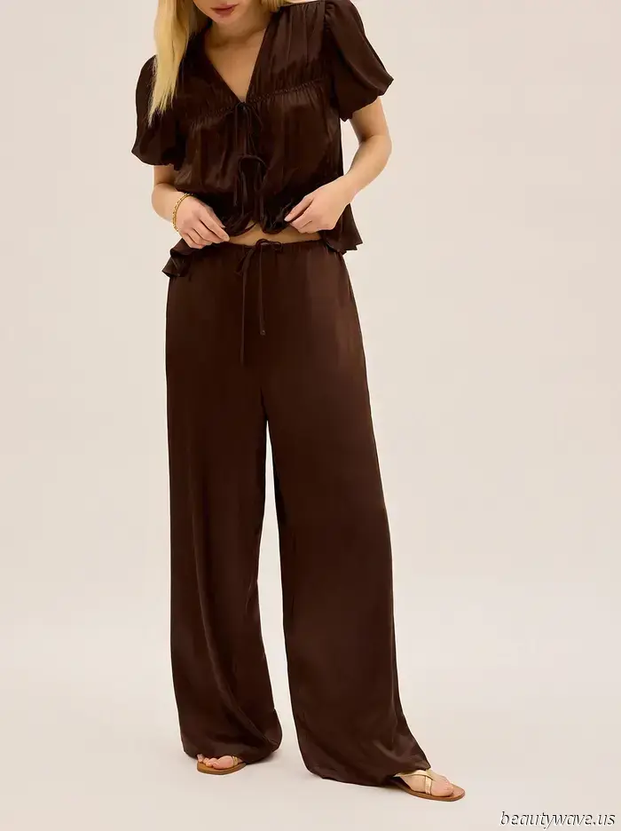 Chi è alla moda raramente viaggia in leggings, ma questa alternativa elegante è altrettanto comoda.