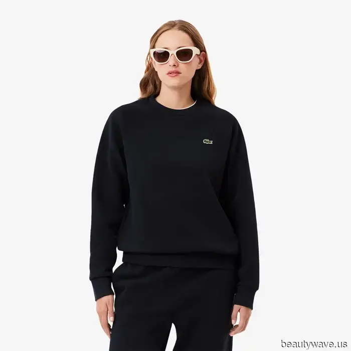 Las mujeres elegantes en Madrid visten este básico americano nostálgico de la manera más chic.