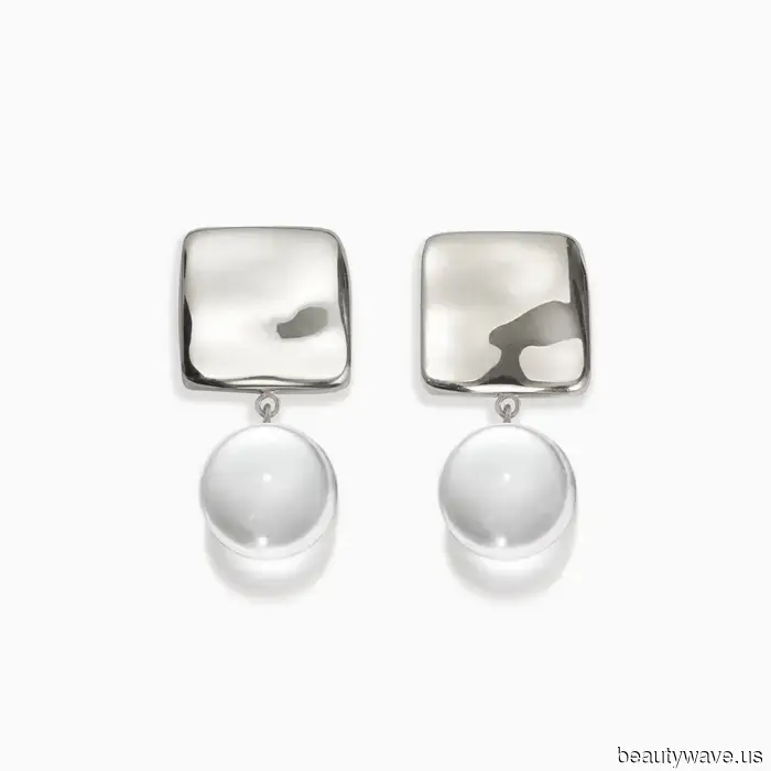 I don't have pierced ears; instead, I opt for this vintage style—three brands that excel in clip-ons.