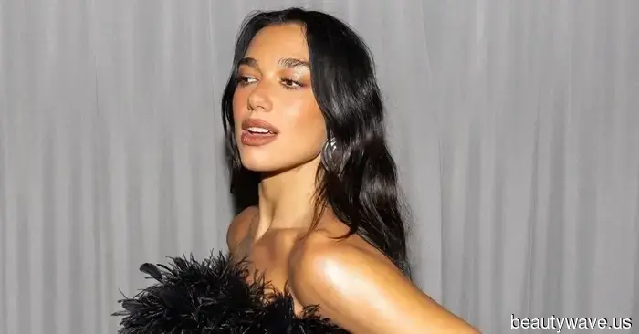 Dua Lipa's starry-night nails have just topped my list of the perfect manicures for New Year's Eve parties.