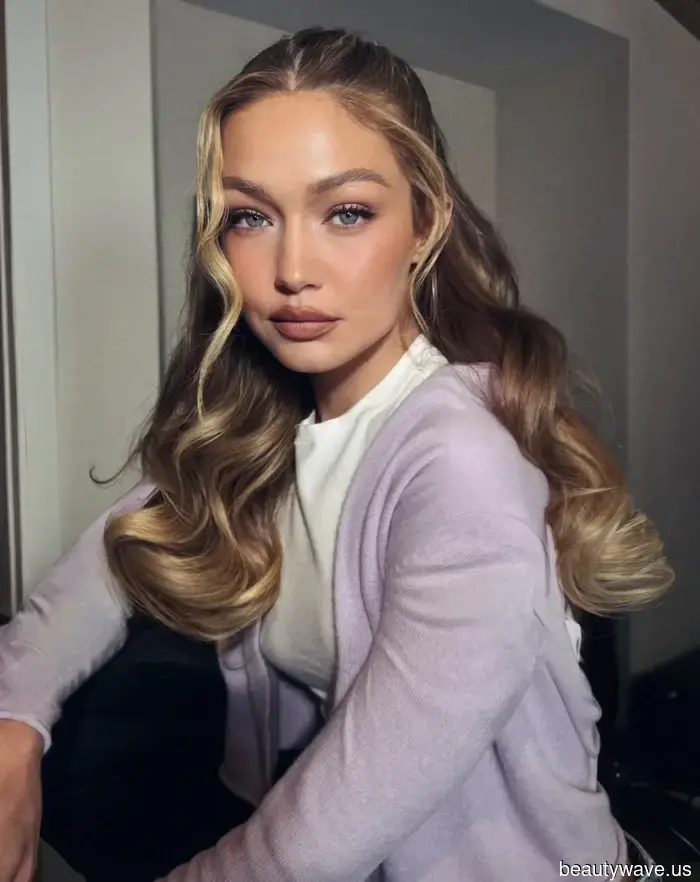 Experts concur: Ribbon highlights are the summer solution for achieving an expensive-looking hairstyle.