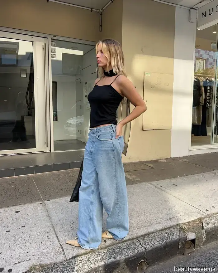 Just so you know: Currently, every fashion enthusiast is opting for this beautiful shoe color rather than black.