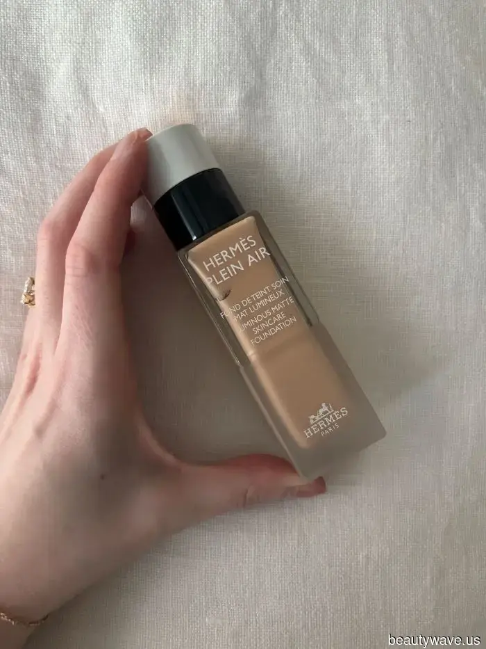 As a Makeup Artist and Beauty Editor with oily skin, here are the foundations I truly rely on.